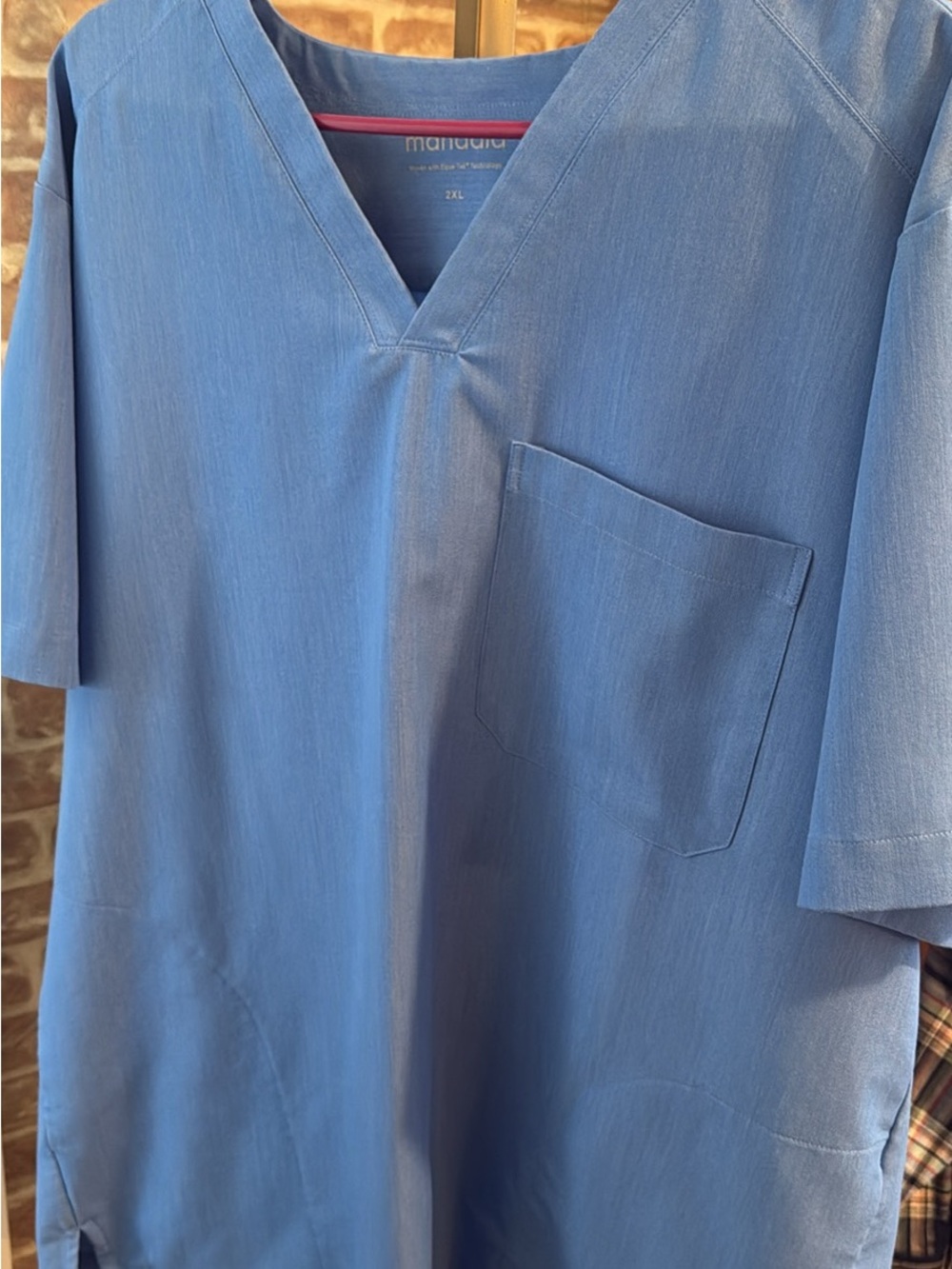 Manduka Men's Heather Light Blue Scrub Set. Top XXL Jogger pants XL